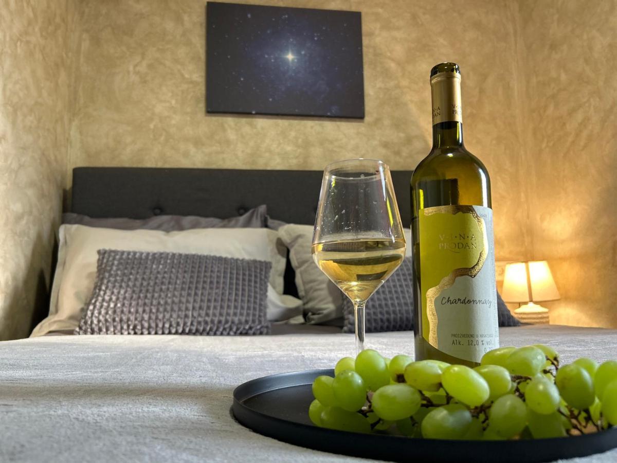 Vela & Vega Lägenhet Višnjan Exteriör bild